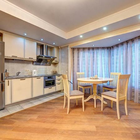 Apartments Near The Shopping Center Gulliver Kiev Exteriör bild
