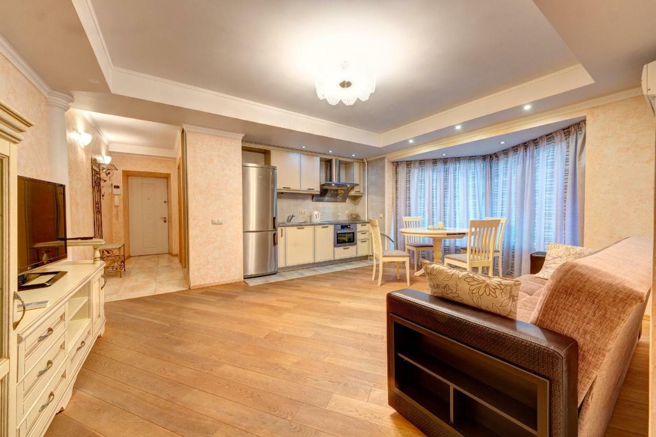 Apartments Near The Shopping Center Gulliver Kiev Exteriör bild