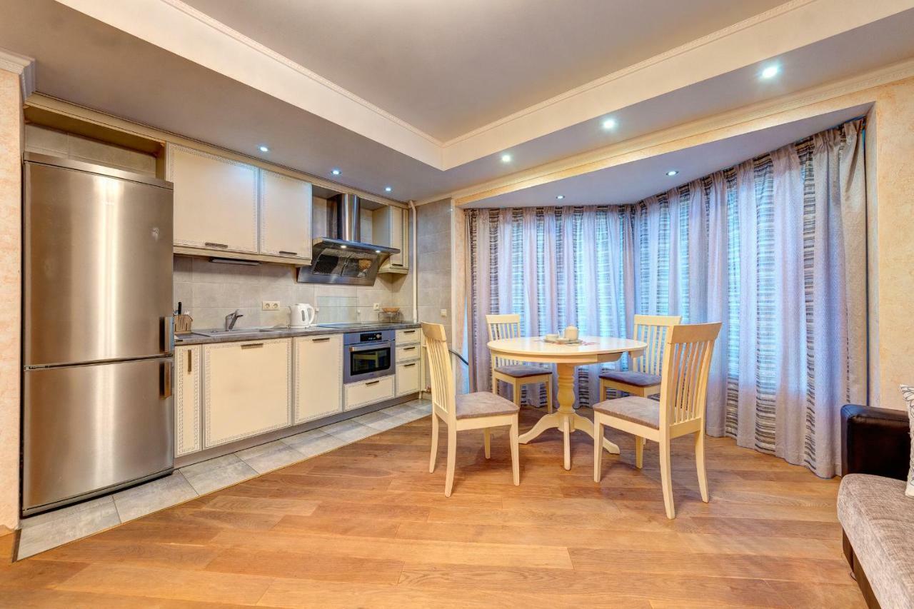 Apartments Near The Shopping Center Gulliver Kiev Exteriör bild